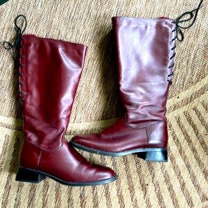 Like new Santana zip up maroon boots